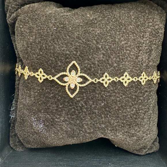 Roberto Coin Gold Floral Bracelet - Picture 4 of 9